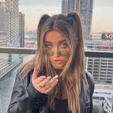 Mia Watters's Instagram, Twitter & Facebook