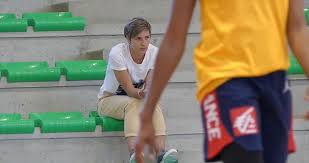Jun 26, 2021 · «on a un vrai potentiel, chaque joueuse est forte et en plus de ça, elles s'entendent bien, elles prennent du plaisir et elles aiment jouer ensemble», apprécie céline dumerc, qui vit avec l. Bebasket Actualite Du Basket En France Et En Europe Video Le Retour De Celine Dumerc En Equipe De France Feminine