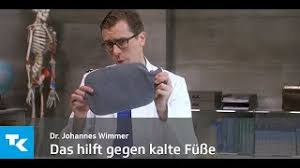 Die füße vor dem schlafengehen mit rizinusöl einreiben. Kalte Fusse Im Bett Ursachen Tipps Die Wirklich Helfen