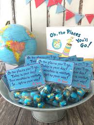 Kreative partydeko, luftballons, kostüme & mehr. 7 Easy Ways To Throw An Amazing Graduation Party Hgtv S Decorating Design Blog Hgtv