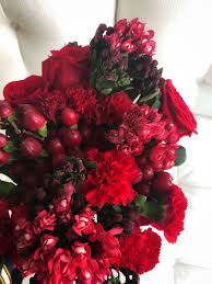 Jtv teaches you flower design step by. A Chic Flower Arrangement In Four Shades Of Red