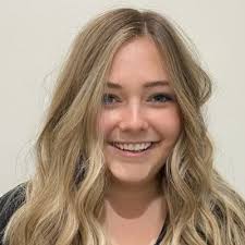 Emily Ennis's Instagram, Twitter & Facebook