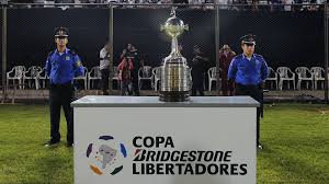 Trofeo fue 'escoltado' por stormtroopers de star wars en el monumental. Todo Sobre El Trofeo De La Copa Libertadores Cuanto Pesa Historia Y Que Equipos La Tienen Goal Com