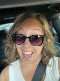 Donna Hoots's Instagram, Twitter & Facebook