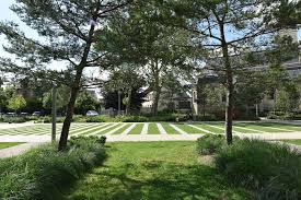 Vue Sur Le Tapis Vert Et Le Square Du 11 Novembre Paysage Epinay Sur Seine Espace Public
