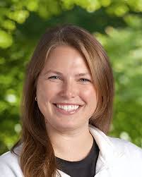 Congratulations to this week's staff spotlight, Amber Summers! Mrs. Summers  is the Director of Service Learning and teaches in the High School. She  holds a BA in Education from Saint Louis University