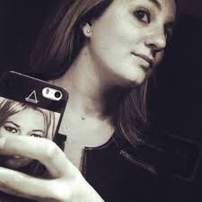 Julia Benoit Gonin (@juliaa1013)