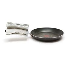 It is important to note that different materials can withstand different maximum temperatures in the oven. How To Protect Skillet Handles In A Hot Oven Cook S Illustrated