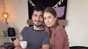 Cathy hummels mit neuem foto am phoenix see in dortmund. Viel Deko Ein Muss So Lauft Weihnachten Bei Cathy Hummels Promiflash De