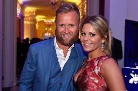 Candace cameron bure, famously known as dj tanner, has a net worth higher than you might think, thanks to her hallmark roles, fuller house, and several books she's written. Meet Candace Cameron Bure S Husband Valeri And Their 3 Kids