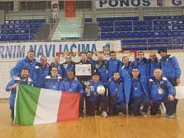 Che tu voglia assistere a un incontro internazionale o indossare semplicemente i tuoi colori del cuore nella vita di tutti i giorni, le iconiche maglie gara home, away e third. Sacerdoti Italia Calcio Photos Facebook