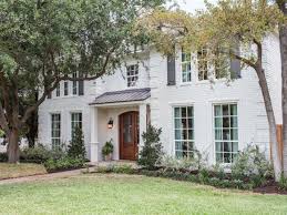 Browse our listings to find jobs in germany for expats, including jobs for english speakers or those in your native language. Fixer Upper A Contemporary Update For A Family Sized House Fixer Upper Welcome Home With Chip And Joanna Gaines Hgtv