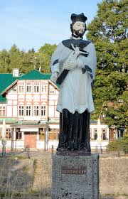 Two steeples of the church of st. Stadt Und Land Fotos Foto Skulptur Jan Nepomucky Johannes Nepomuk An Der Elbe In Spindleruv Mlyn Spindlermuhle Statuen Des Heiligen Stehen Haufig Auf Oder Neben Brucken Johannes Von Nepomuk