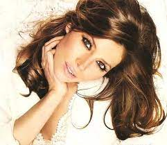 Caramel And Chocolate Hair Pale Skin Hair Color Hair Color For Brown Eyes Hair Color For Fair Skin