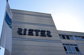 With 18 manufacturing locations in 10 countries, the company employs a global workforce of some 4 800, about 25 % of whom are based in switzerland. Rieter Makes The Difference