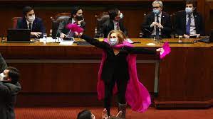 #pamelajiles #proyectoafp #retiro10afpen medio de la celebración por la aprobación del proyecto, una de las que más llamó la atención fue la de la diputada d. Pamela Jiles Asi Celebro La Diputada La Aprobacion De Proyecto De Retiro De Fondos Afp Meganoticias