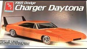 Dodge charger daytona r/t specs. 1969 Dodge Charger Daytona 1 25 Scale Amt 6278 Model Kit Review Youtube