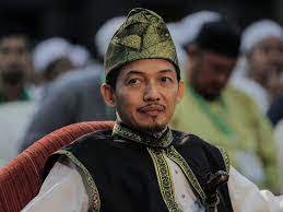 His birthday, what he did before fame, his family life, fun trivia facts, popularity rankings, and more. Ktemoc Konsiders Letter To Yb Nik Mohamad Abduh Nik Abdul Aziz