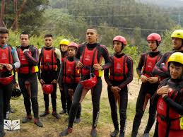 The melgaço radical conducts outdoor activities for schools, institutions, businesses and individuals, with appropriate programs for all ages, interests and goals for each group, and is consistent with the guarantee of service with friendliness, fun and professionalism. Agrupamento De Escolas Ovar Sul Rafting Uma Aventura Radical Repleta De Diversao