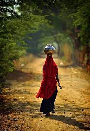 Woman Carrying Vase On Her Head Teelora Village Village Photography India Photography Village Woman