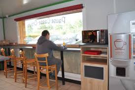 Les jardins du pays d'auge mettent en scène l'architecture de la normandie. Le Magasin Des Eleveurs Du Pays D Auge Boucherie Charcuterie Colis Et Demi Gros Produits Regionaux Fruits Et Legumes Pause Casse Croute L Atelier Rotisserie