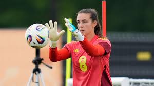 Mia saaoud ero me she was starting to inhale expressing her