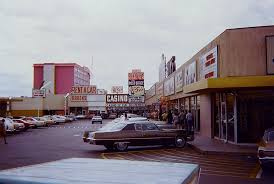 Mr Sy S Casino Of Fun 1971 Corner Of Las Vegas Blvd And Convention Center Dr This Was Built Into A Strip Mall In The E In 2020 Royal Resort Las Vegas