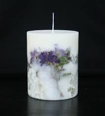 You can use everyday items, such as champagne glasses and fish bowls, to hold the gel. Flower Candle Handmade Candle Botanical Candle Soy Candle Pillar Candle Gift Ideas Home Decor Dried Flower Candles Flower Candle Handmade Candles