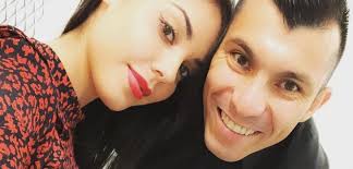 He began playing football as a youth player from age twelve from universidad católica. Gary Medel Showed The Luxurious House He Bought In Madrid It Has A Mediterranean Style Sports Side B Archyworldys