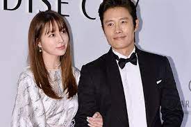 This is because when looked upon closely, it surprisingly features lee min jung's husband and actor lee byung hun in the background with a stern expression on his. Lee Min Jung Shares A Funny Story About The Reality Of Married Life With Lee Byung Hun Soompi