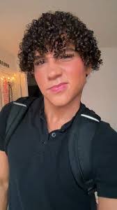 Xavier Dillon's Instagram, Twitter & Facebook