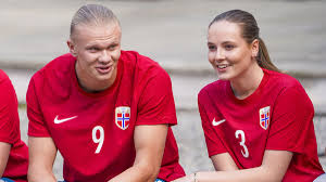 La relación de Erling Haaland con la princesa Ingrid Alexandra más allá de su abrazo viral sin camiseta: se conocen desde hace años y él ha estado en su casa