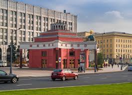 Six Erreurs Classiques A Eviter Dans Le Metro De Moscou Metro De Moscou Moscou Saint Petersbourg
