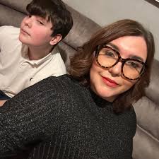 Can anyone tell me if there is a sewing shop in Port st Mary please? 😀 I  need some cushion zips replaced. Thanks