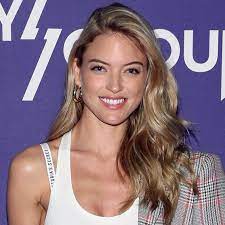 Hunt was discovered by a photographer in charlotte, north carolina, who then introduced her to img models. Martha Hunt Popsugar