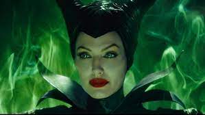 Meeting a human boy who strays into this perfect world, maleficent falls in love. Amarah Angelina Jolie Sulut Perang Di Maleficent 2