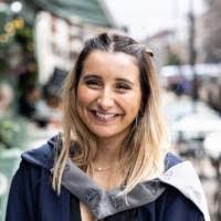 Cari Pierce's Instagram, Twitter & Facebook