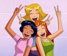 Três espiãs demais(totally spies em inglês) é um desenho infantil produzido na frança em 2001,e que conta as aventuras e missões de três espiões adolescentes ( clover,sam e alex) liderados pelo fundador e administrador do woohp, jerry. 48 Ideias De Tres Espias De Mais Em 2021 Tres Espias Espias Tres Espias Demais