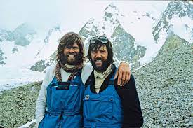 Legendární horolezec, cestovatel a spisovatel reinhold messner je počtvrté v praze a jako hlavní. Hans Kammerlander Wenn S Gut Geht Bist A Held Wenn S Schief Geht Bist Halt Tot Alps Magazine