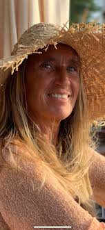 Hi everyone I'm Carla 🌞 nice to meet you all !! I live in France, in  Cannes and I'm looking for places in Europe, in nature and/or close to the  beach to