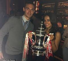 Vissel kobe, where he joins former blaugranas andrés iniesta, david villa and a video of thomas vermaelen and laurent koscielny, arsenal's defensive wall! Barcelona Beat Manchester United In Race To Sign Arsenal S Thomas Vermaelen In 15m Transfer After Two Clubs Agree Fee Daily Mail Online