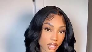 Amazon.com: Szphoxer Pelucas sintéticas de encaje frontal para mujeres,  pelucas onduladas de 13 x 4 x 1 pulgadas, parte en T, peluca frontal de  encaje HD, cabello largo ondulado, 24 pulgadas, peluca