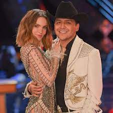 Belinda recibe anillo de compromiso por parte de christian nodal, esta carta me dice que próximamente van a estar hablando de comprometerse con un anillo casi de 5 millones de pesos, que le van a estar dando a belinda. Belinda Y Christian Nodal Se Casan