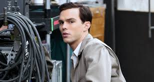 Nikolas Holt Nicholas Hoult Nicholas Caradoc Hoult Aktyor Filmografiya Za Propastyu Vo Rzhi 2017 Evropejskie Aktyory Kino Teatr Ru