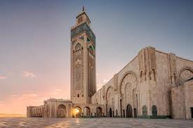 Ook dit paleis is een architecturaal hoogstandje, maar het is jammer genoeg niet toegankelijk voor het publiek. De Mooiste Bezienswaardigheden In Casablanca Daguitstappen