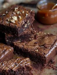 Brownie Chocolat Aux Noix Et Caramel Au Beurre Sale Recette En 2020 Brownie Chocolat Brownie Chocolat Noix Gateau Chocolat Noix