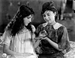 Betty Bronson As Peter Pan And Mary Brian As Wendy In Peter Pan 1924 Silent Movie Peter Pan Movie Stars