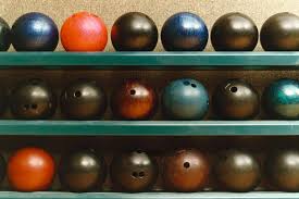 How To Choose The Right Bowling Ball
