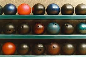 how to choose the right bowling ball