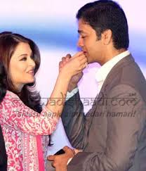 Aishwarya Rai Bachchan With Brother Aditya Rai Celebrity Siblings Bollywood Celebrities Celebrities